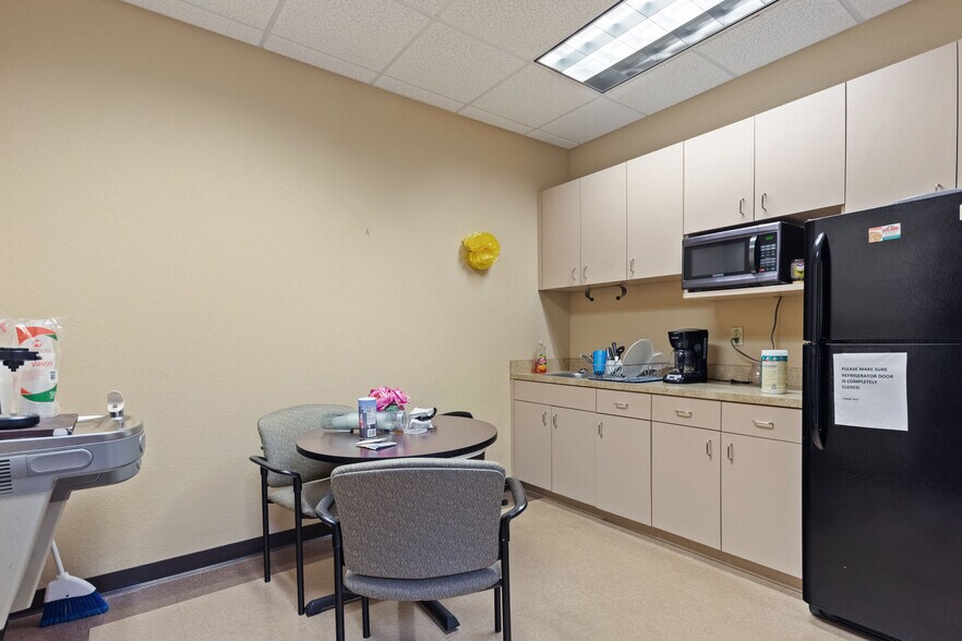 More Photos Of 4714 N Armenia Ave, Tampa Medical For Lease