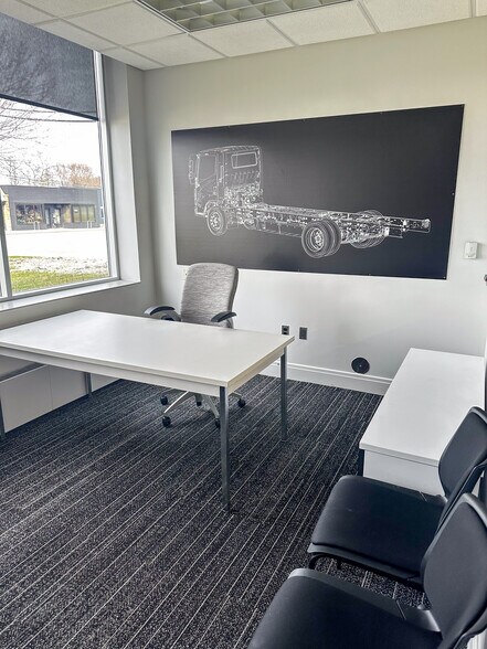 More Photos Of 14925 W 11 Mile Rd, Oak Park Research And Development For Lease