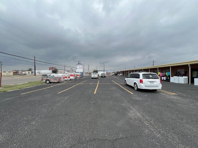 More Photos Of 620 W Ferguson Ave, Pharr Freestanding For Sale