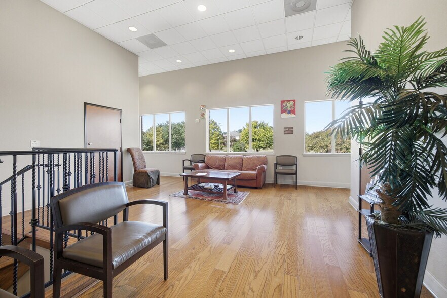 More Photos Of 4010 Sandy Brook Dr, Round Rock Medical For Sale