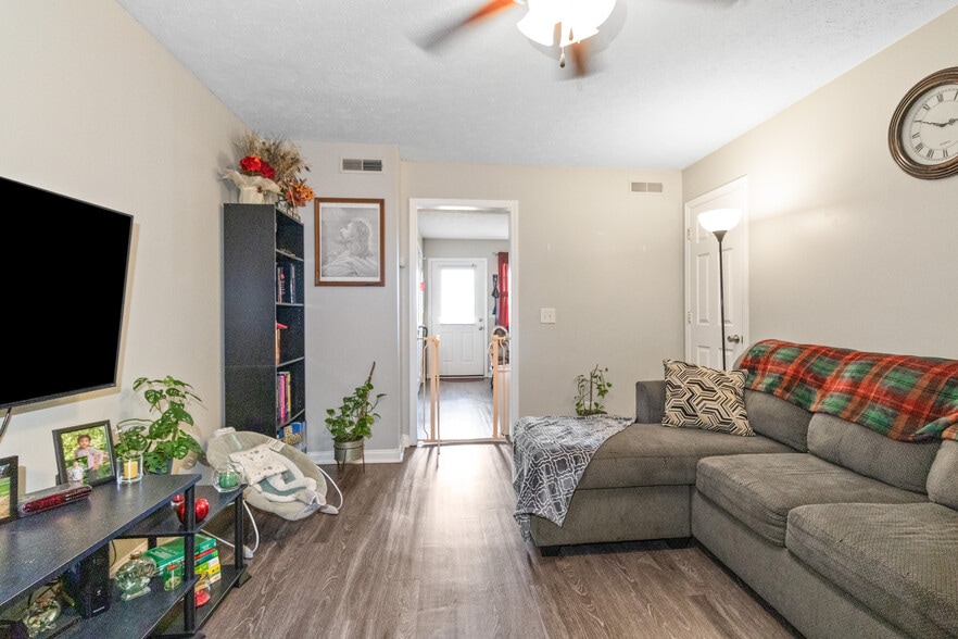 More Photos Of 104-114 Highway 259, Portland Apartments For Sale