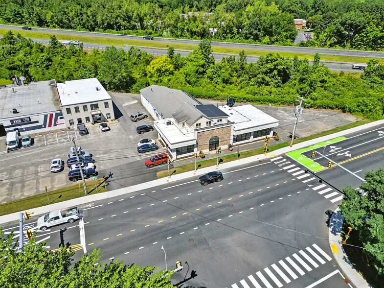 More Photos Of 48 Damon Rd, Northampton Auto Dealership For Lease