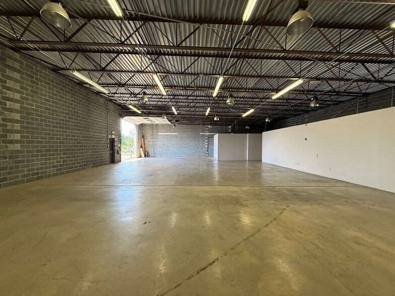 More Photos Of 2075 Quaker Pointe Dr, Quakertown Light Manufacturing For Lease