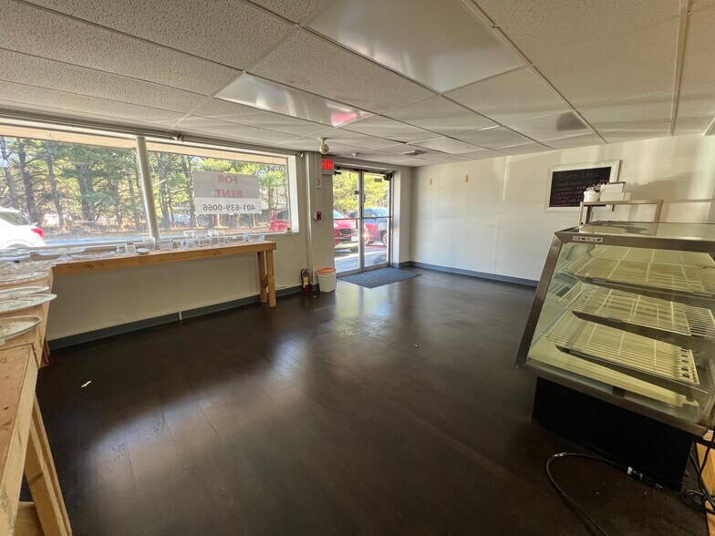 More Photos Of 128 Pleasant View Ave, Smithfield Freestanding For Lease