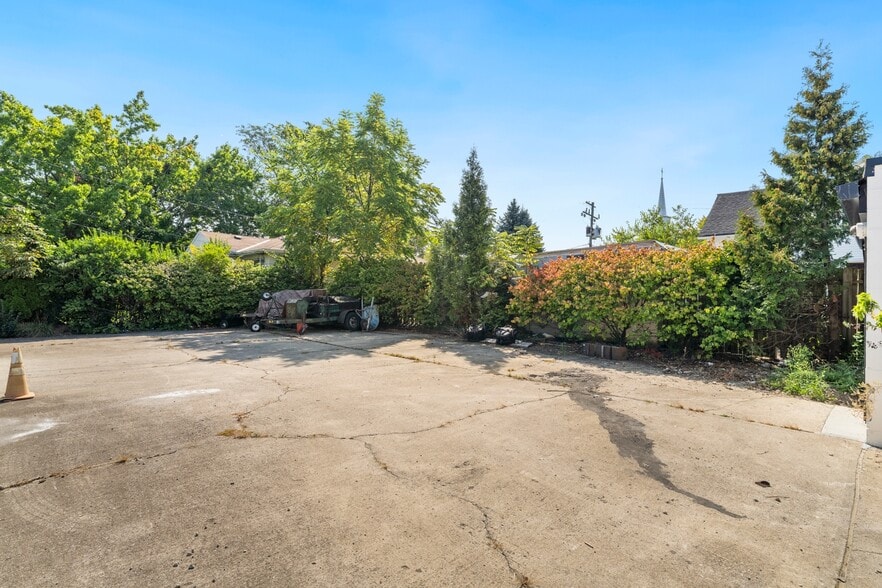 More Photos Of 4651 W 130th St, Cleveland Warehouse For Sale