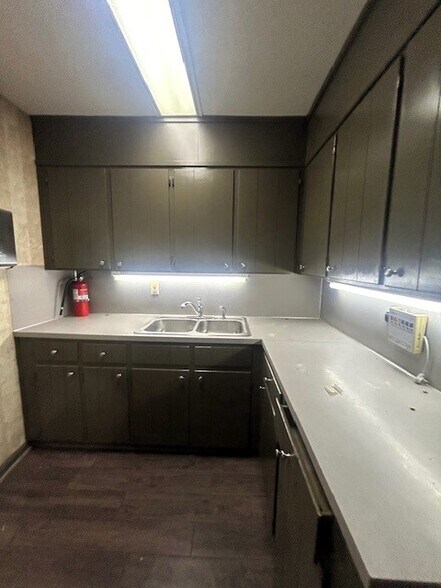 More Photos Of 223 1st St N, Alabaster Office For Sale