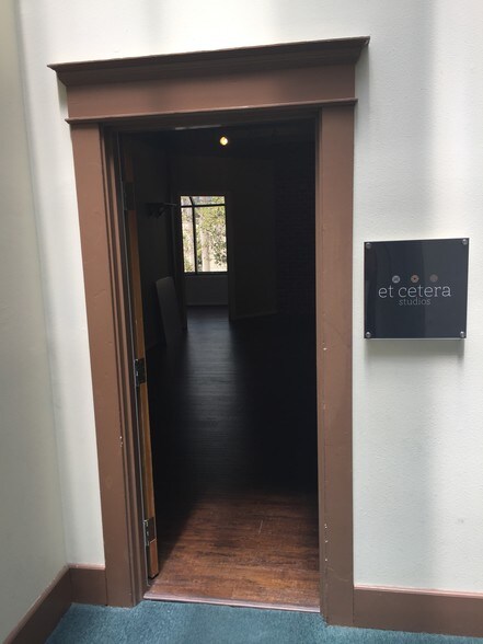 More Photos Of 414-416 W 4th St, Santa Ana Office For Sale