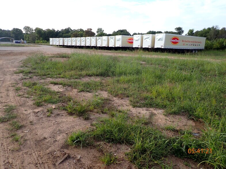 More Photos Of 301 S Bloomington St, Lowell Warehouse For Sale