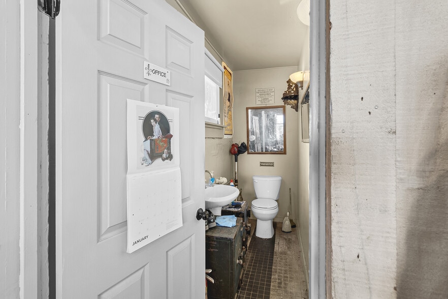 More Photos Of 883 Lighthouse Ave, Monterey General Retail For Sale