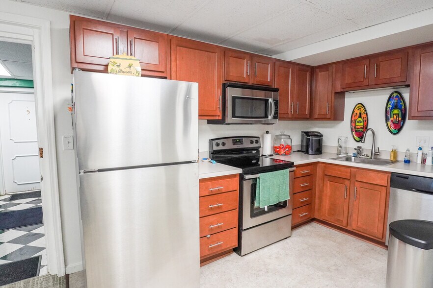 More Photos Of 2404 Auburn Ave, Cincinnati Apartments For Sale