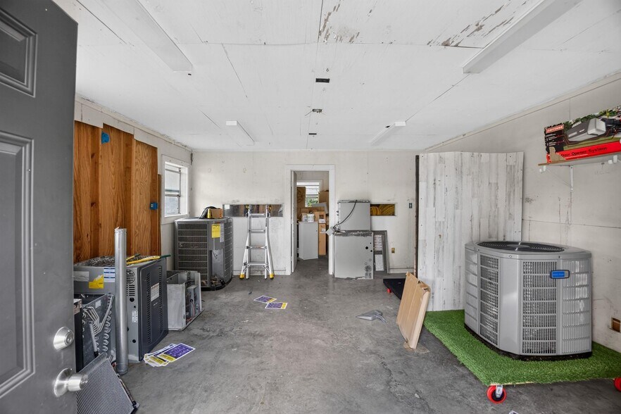 More Photos Of 9326 Kay Ln, Houston Office Residential For Sale