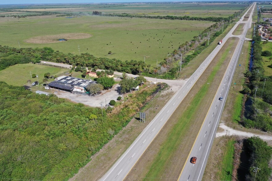 More Photos Of 9891-9915 W US HWY 27, Clewiston Flex For Sale