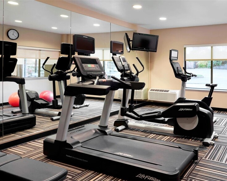 More Photos Of 450 Friendship Rd, Harrisburg Hotel For Sale