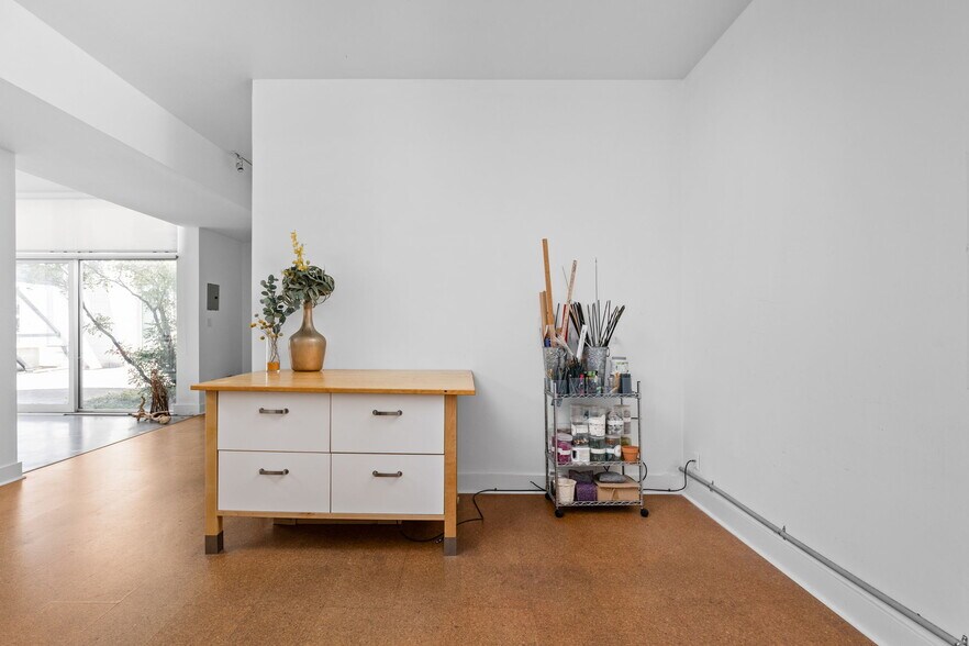 More Photos Of 508 E 53rd St, Austin Loft Creative Space For Sale