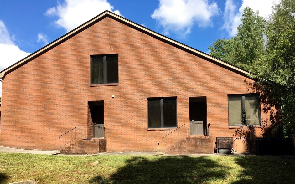 More Photos Of 1309 Milstead Ave NE, Conyers Medical For Lease