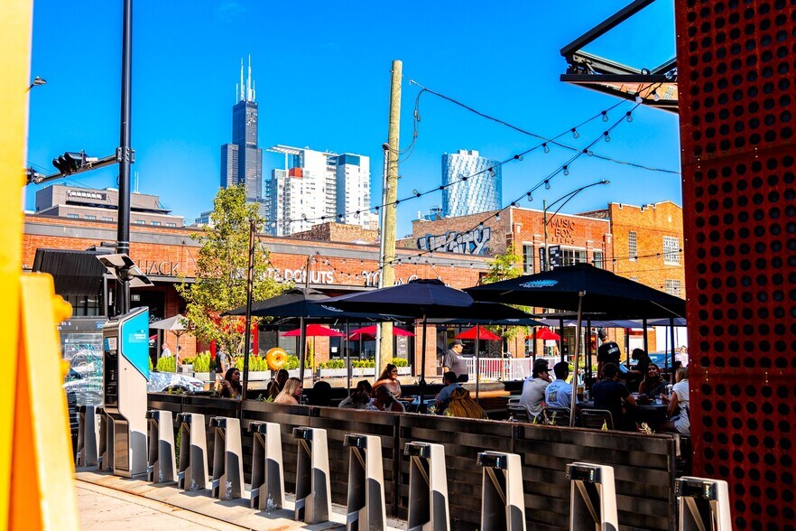 More Photos Of 1123 W Randolph St, Chicago Apartments For Lease