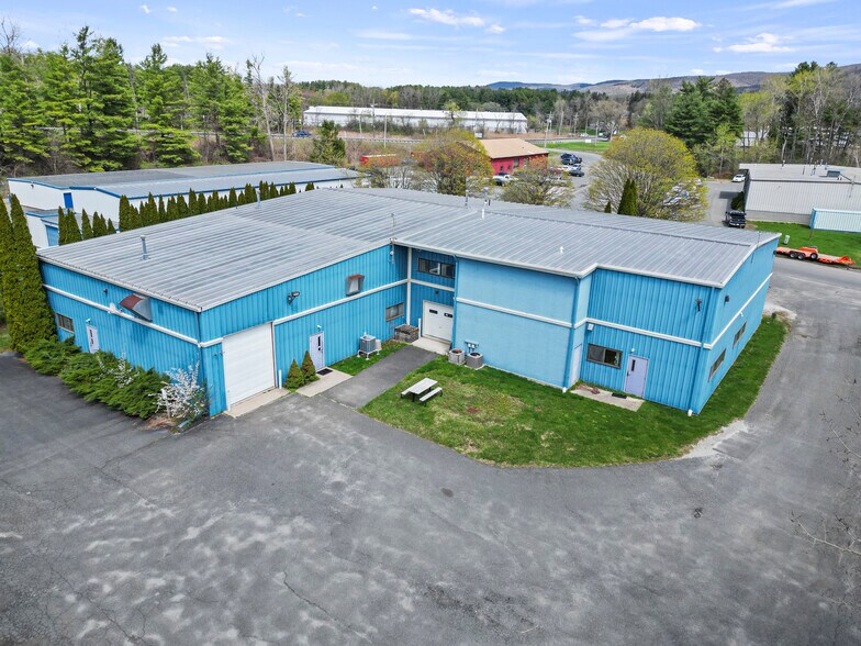 More Photos Of 8 Run Way, Lee Flex For Sale
