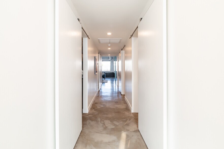More Photos Of 5655 E Beverly Blvd, Los Angeles General Retail For Lease