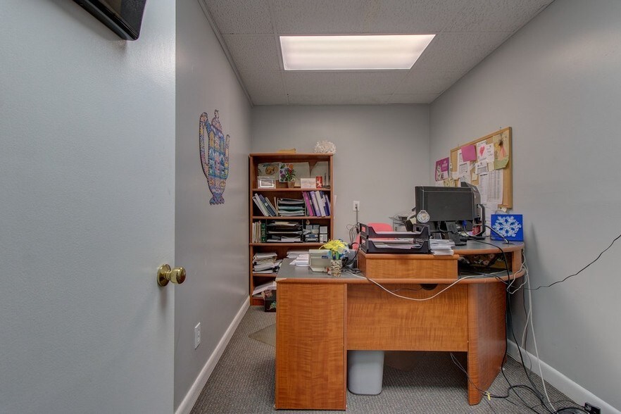 More Photos Of 4311 Appleton Ave NW, Roanoke Office For Lease