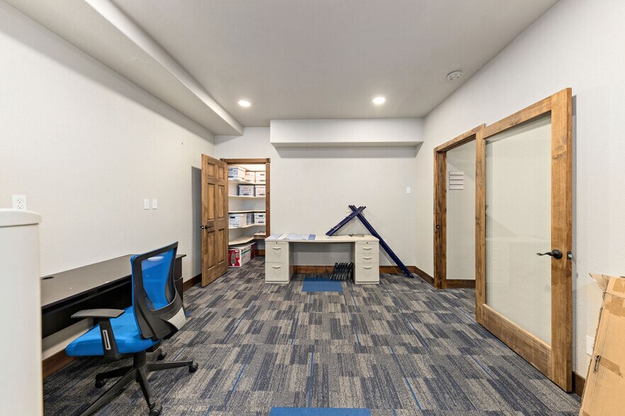 More Photos Of 873 NE 7th St, Grants Pass Medical For Lease