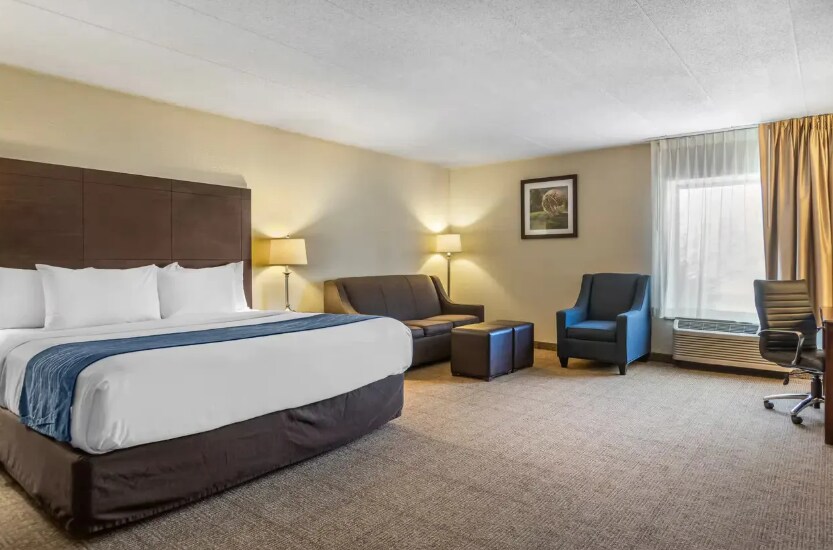 More Photos Of 4155 28th St SE, Grand Rapids Hotel For Sale