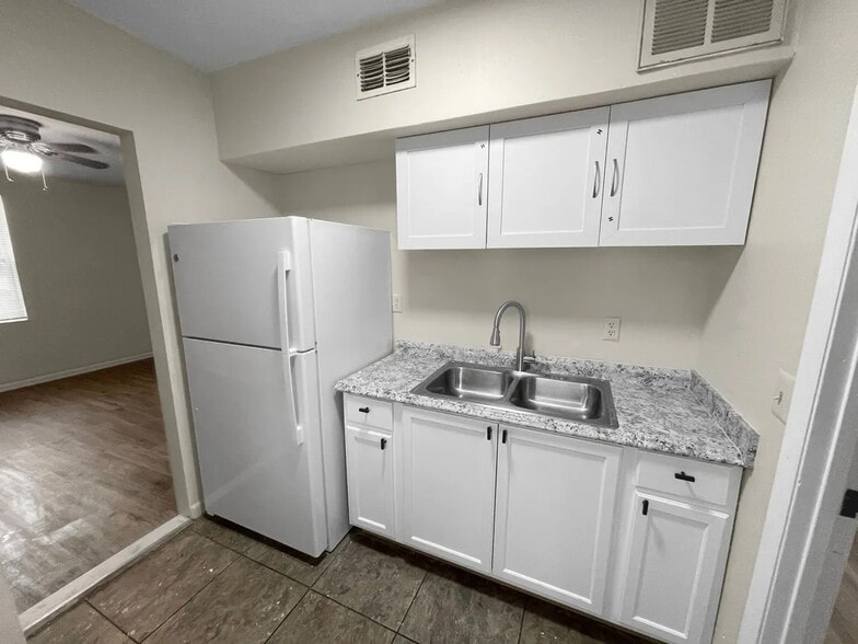 More Photos Of 321 W Ianthe St, Tavares Multifamily For Sale