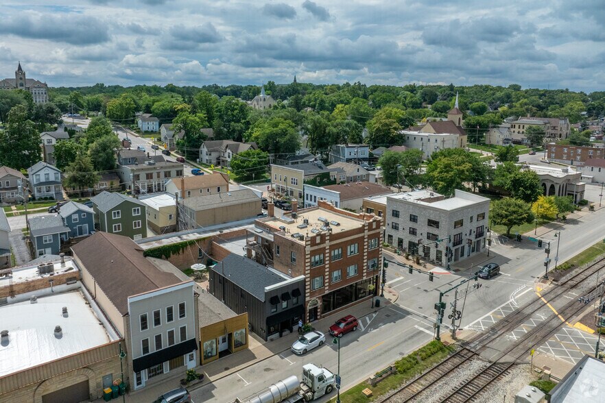 More Photos Of 400 Main St, Lemont Storefront Retail Residential For Sale