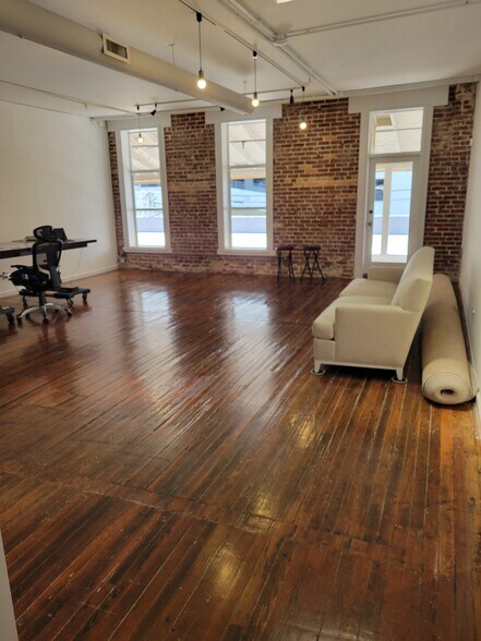 More Photos Of 218-230 Clematis St, West Palm Beach Storefront Retail Office For Lease