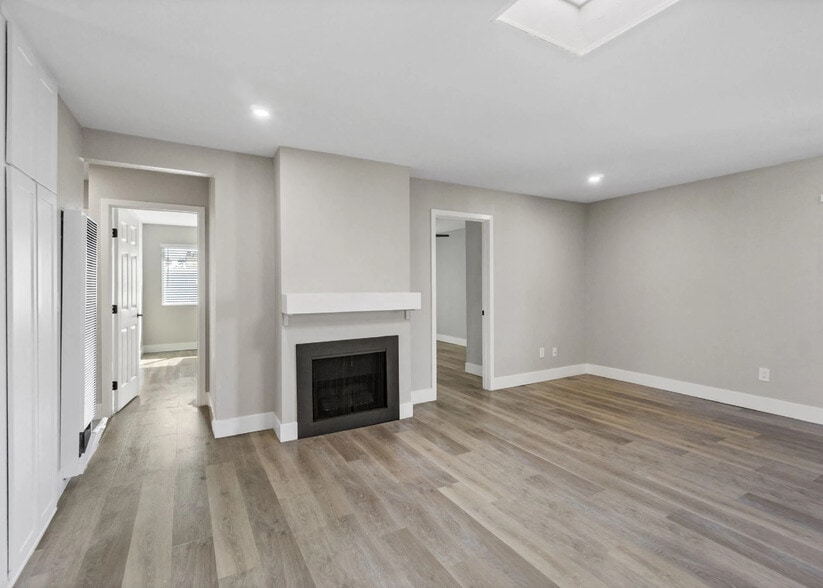 More Photos Of 125 16th St, Huntington Beach Apartments For Sale