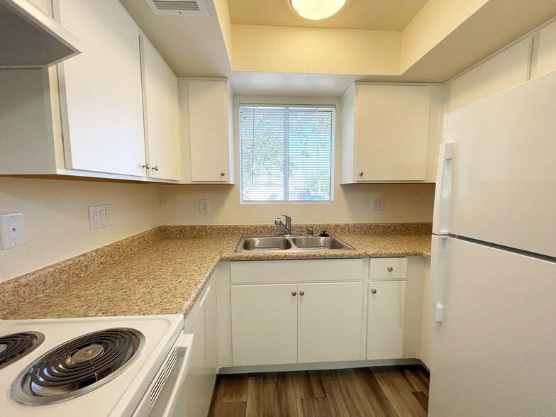 More Photos Of 5801 W Washington Ave, Las Vegas Apartments For Sale
