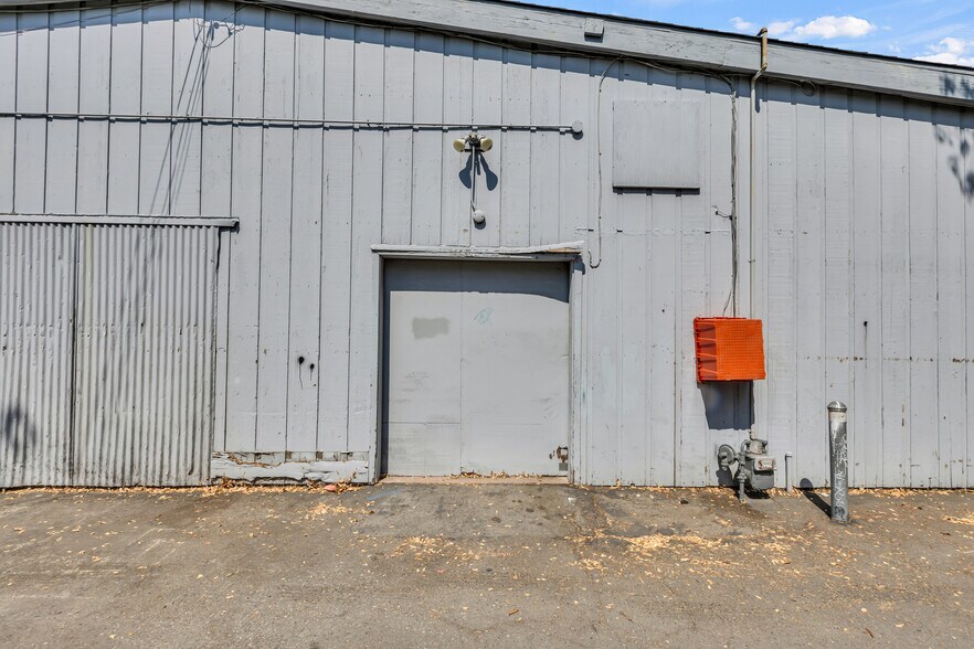 More Photos Of 5303 Freeport Blvd, Sacramento Storefront For Lease