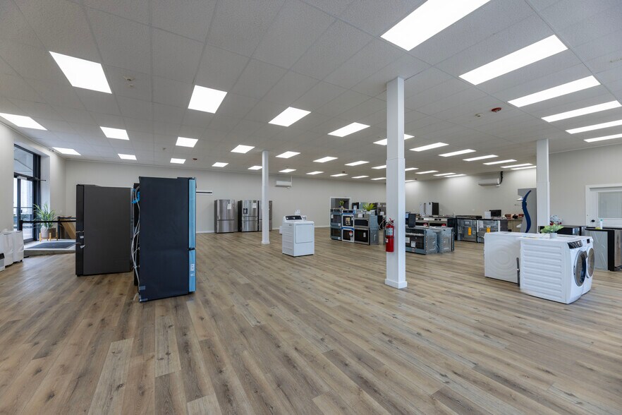 More Photos Of 200 Academy Ave, Providence Drugstore For Sale