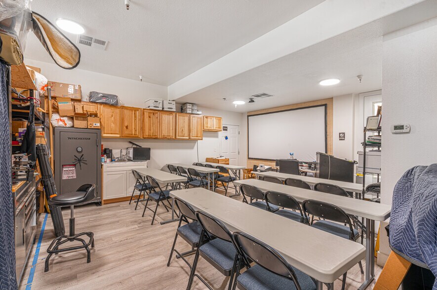 More Photos Of 220 Windsor River Rd, Windsor Apartments For Sale