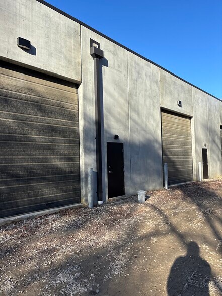 More Photos Of 6548 Ward Ave, North Charleston Light Distribution For Lease