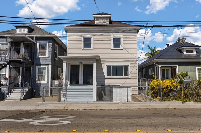 Primary Photo Of 1148 53rd St, Oakland Multifamily For Sale
