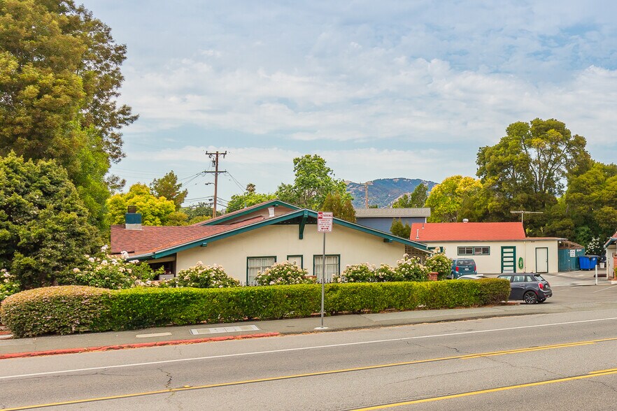 More Photos Of 405 N San Pedro Rd, San Rafael Restaurant For Sale