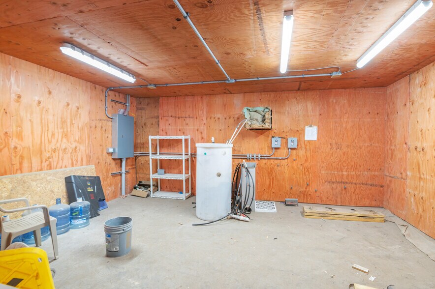 More Photos Of 815 Chicago St, Green Bay Industrial For Sale