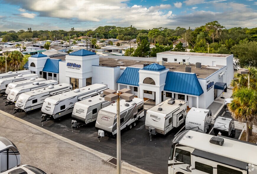 More Photos Of 6914 S Tamiami Trl, Sarasota Auto Dealership For Sale