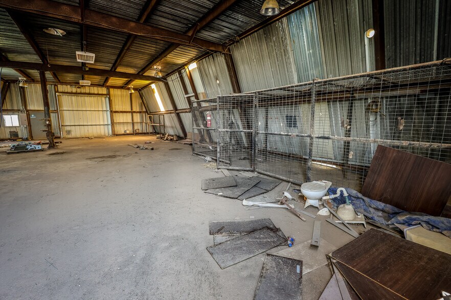 More Photos Of 2617 US Highway 79 N, Carthage Industrial For Sale