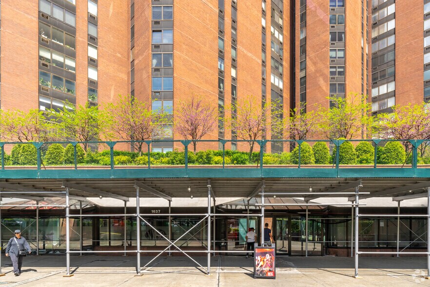 More Photos Of 1601-1641 3rd Ave, New York Apartments For Lease