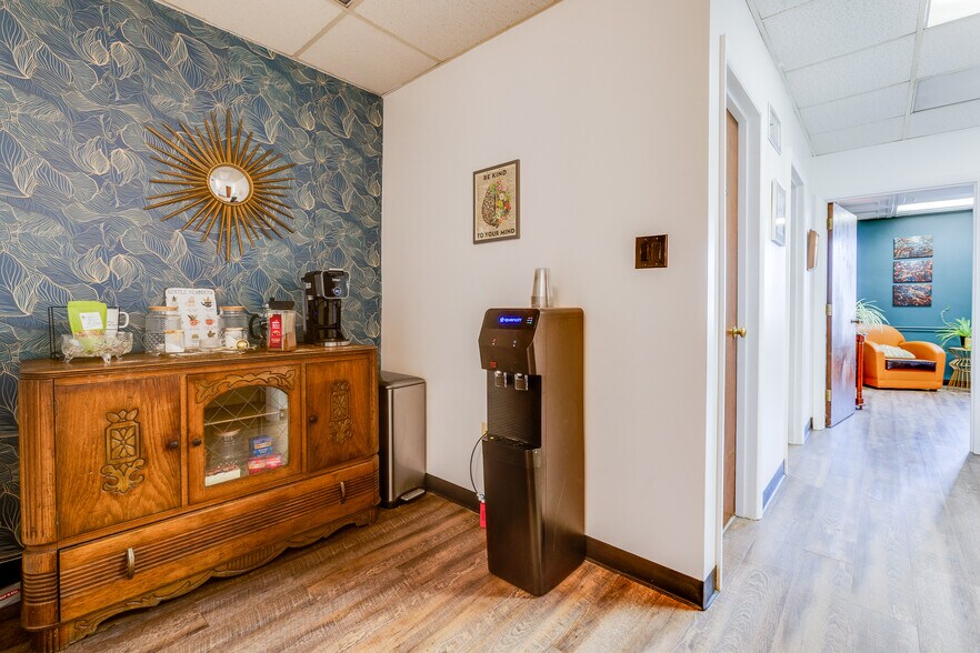 More Photos Of 745 E Warrington Ave, Pittsburgh Medical For Lease