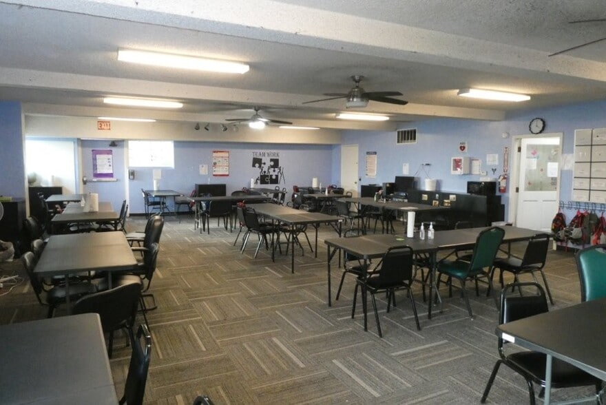 More Photos Of 2657 Honolulu Ave, Montrose Lodge Meeting Hall For Sale