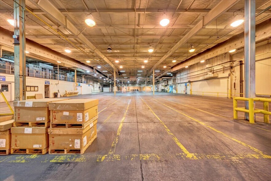 More Photos Of 17921 Main St, Buchanan Manufacturing For Sale