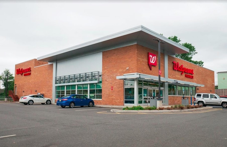 Primary Photo Of 36 Hillside Ave, Hillside Drugstore For Sale