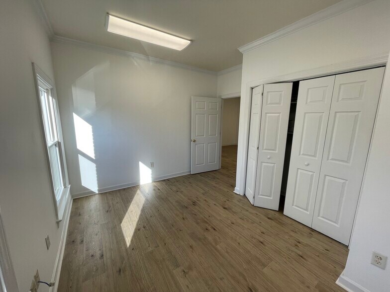 More Photos Of 111 Windel Dr, Raleigh Office Residential For Sale