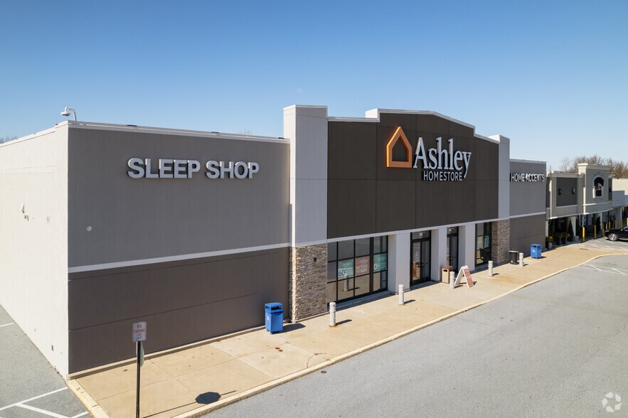 More Photos Of , Lancaster General Retail For Sale