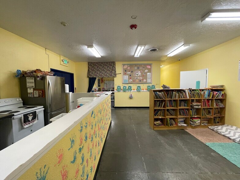 More Photos Of 3202 12th Avenue Rd, Nampa Light Distribution For Sale