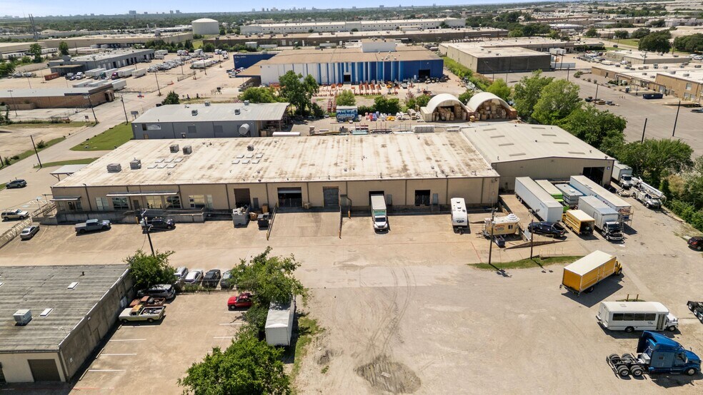 More Photos Of 2747 Oakland Ave, Garland Warehouse For Lease