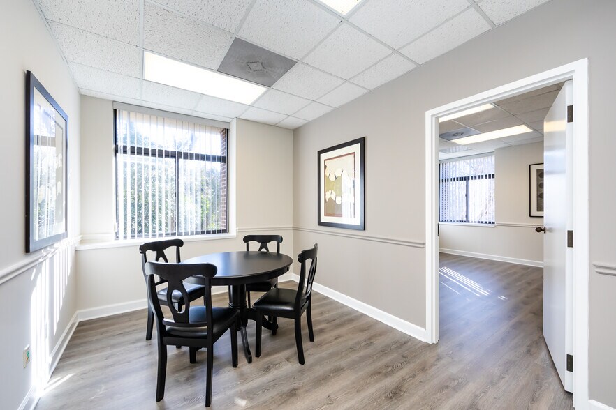 More Photos Of 10801 Johnston Rd, Charlotte Office For Lease