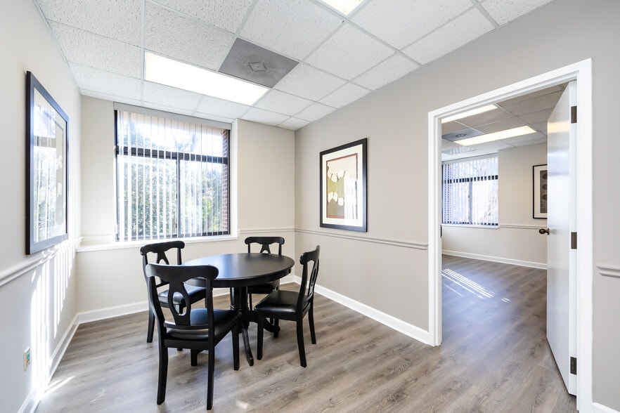 More Photos Of 10801 Johnston Rd, Charlotte Office For Lease